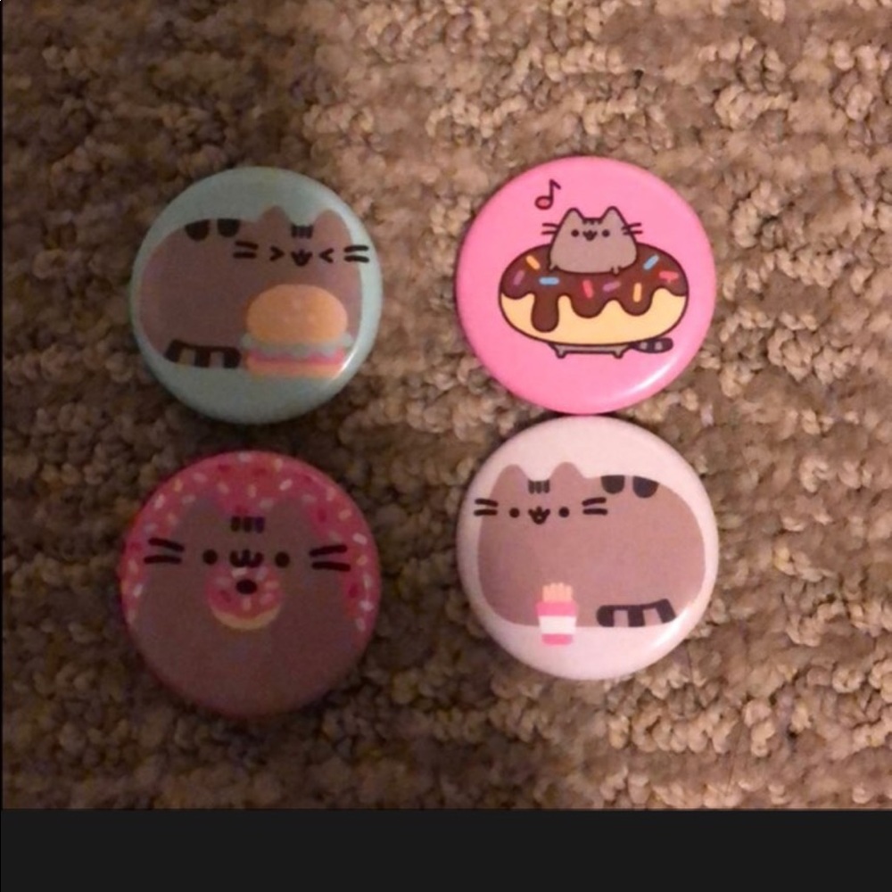 12 Pin Back Buttons - Picture 2 of 3